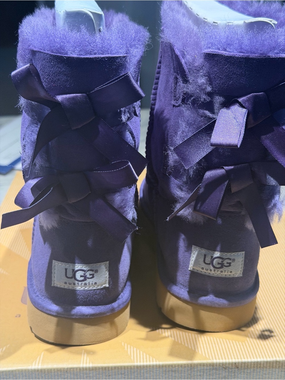 UGG Women's Bailey bow size 6 - Picture 2 of 9